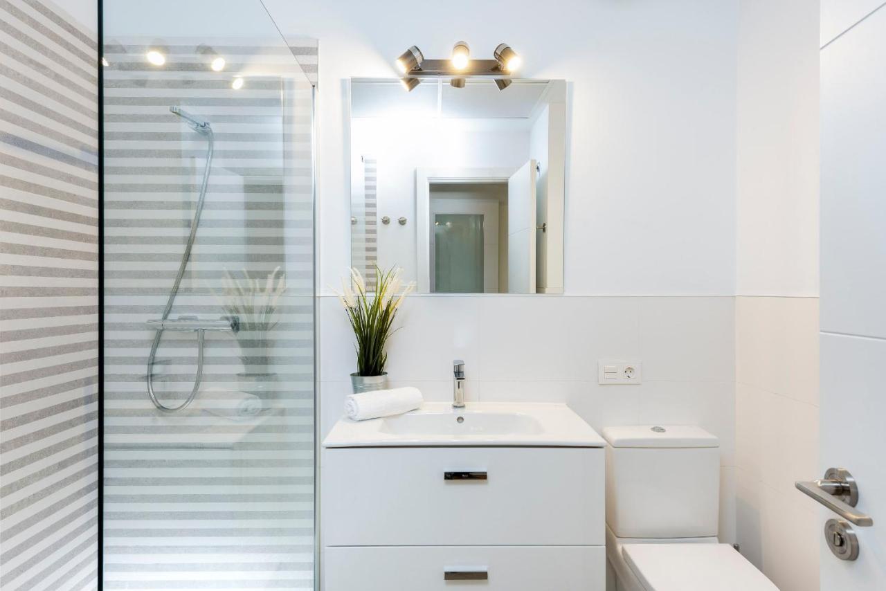 Deluxe Astoria Triana II Acogedor Y Tranquilo Lägenhet Sevilla Exteriör bild